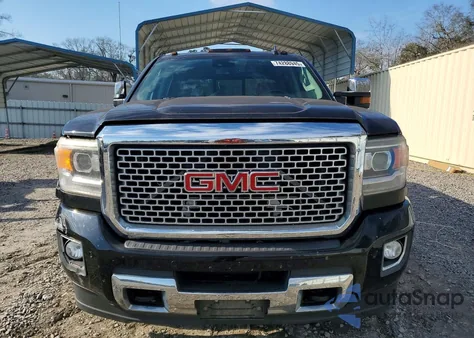 2015 GMC Sierra K2500 Denali z USA, uszkodzony, nr VIN 1GT120E85FF657671